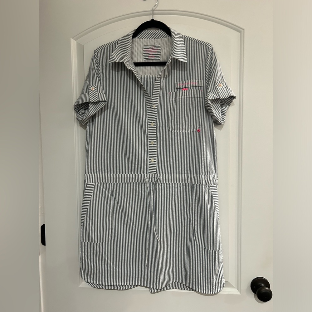 Great condition!! Vineyard Vines Harbor Shirt Dress. Size 10.